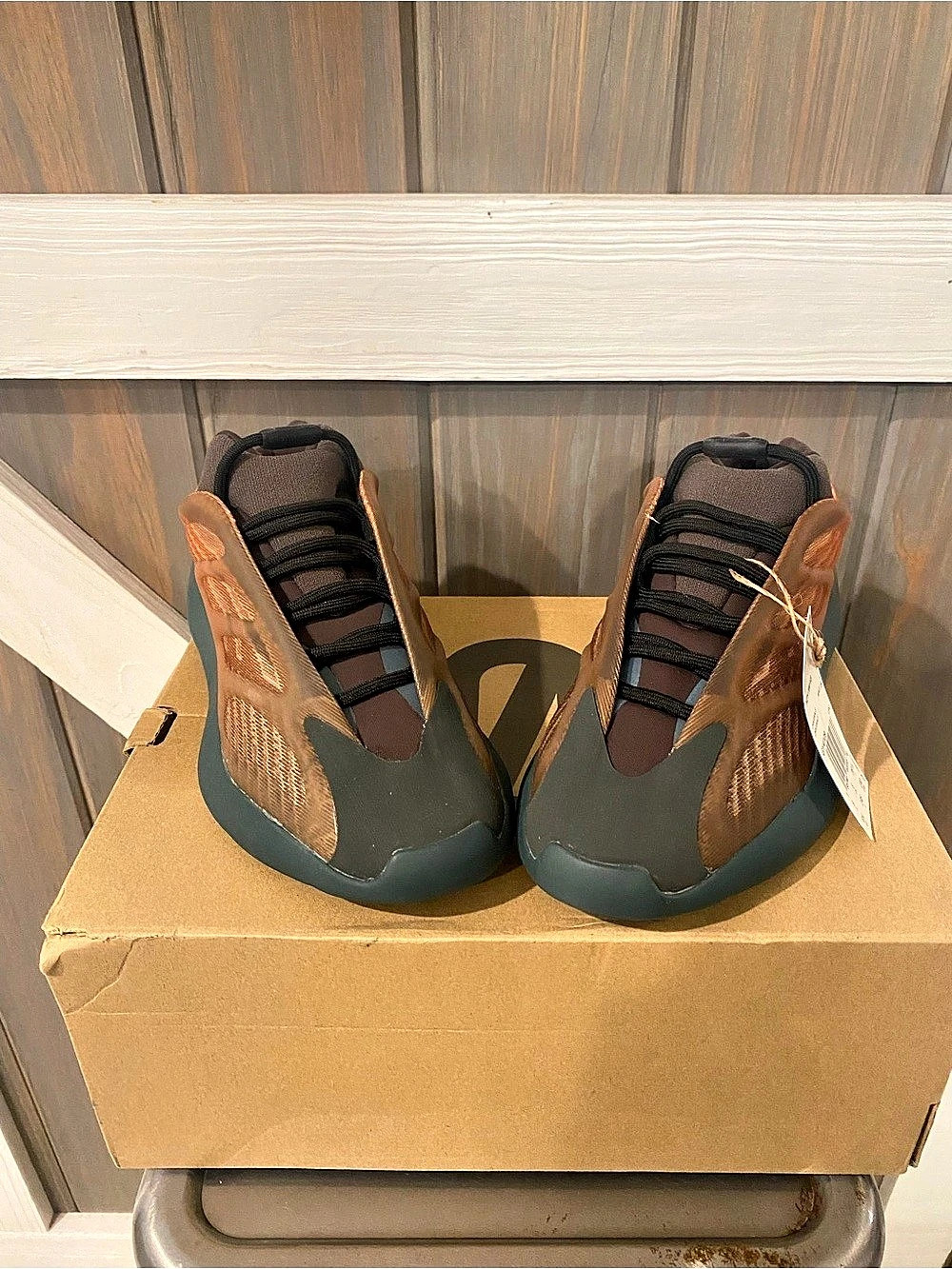 adidas YZY 700 V3 Sneakers in Brown & Green US 6.5 NWT